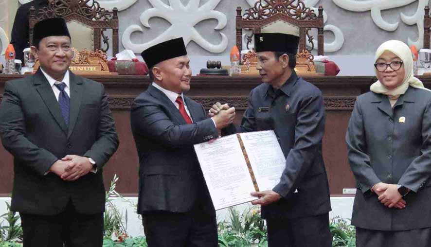 Rapur DPRD Pengumuman Usul Pemberhentian dan Pengangkatan Gubernur dan Wakil Gubernur Kalteng