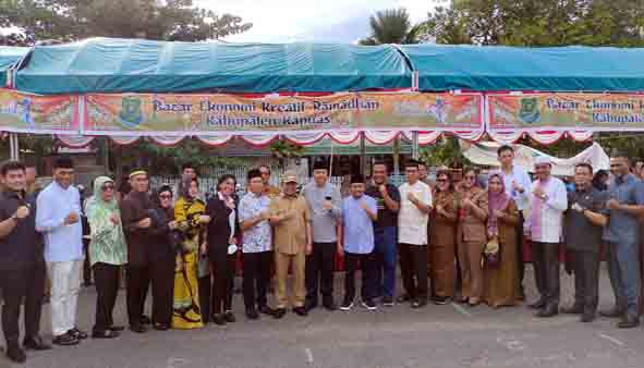 DPRD Kapuas Turut Serta Rombongan Bupati dan Wakil Bupati Kunjungi Pasar Ramadan