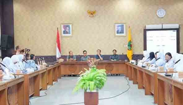 Komisi III DPRD Kalteng Sambut Baik Kuliah Lapangan Mahasiswa UMPR