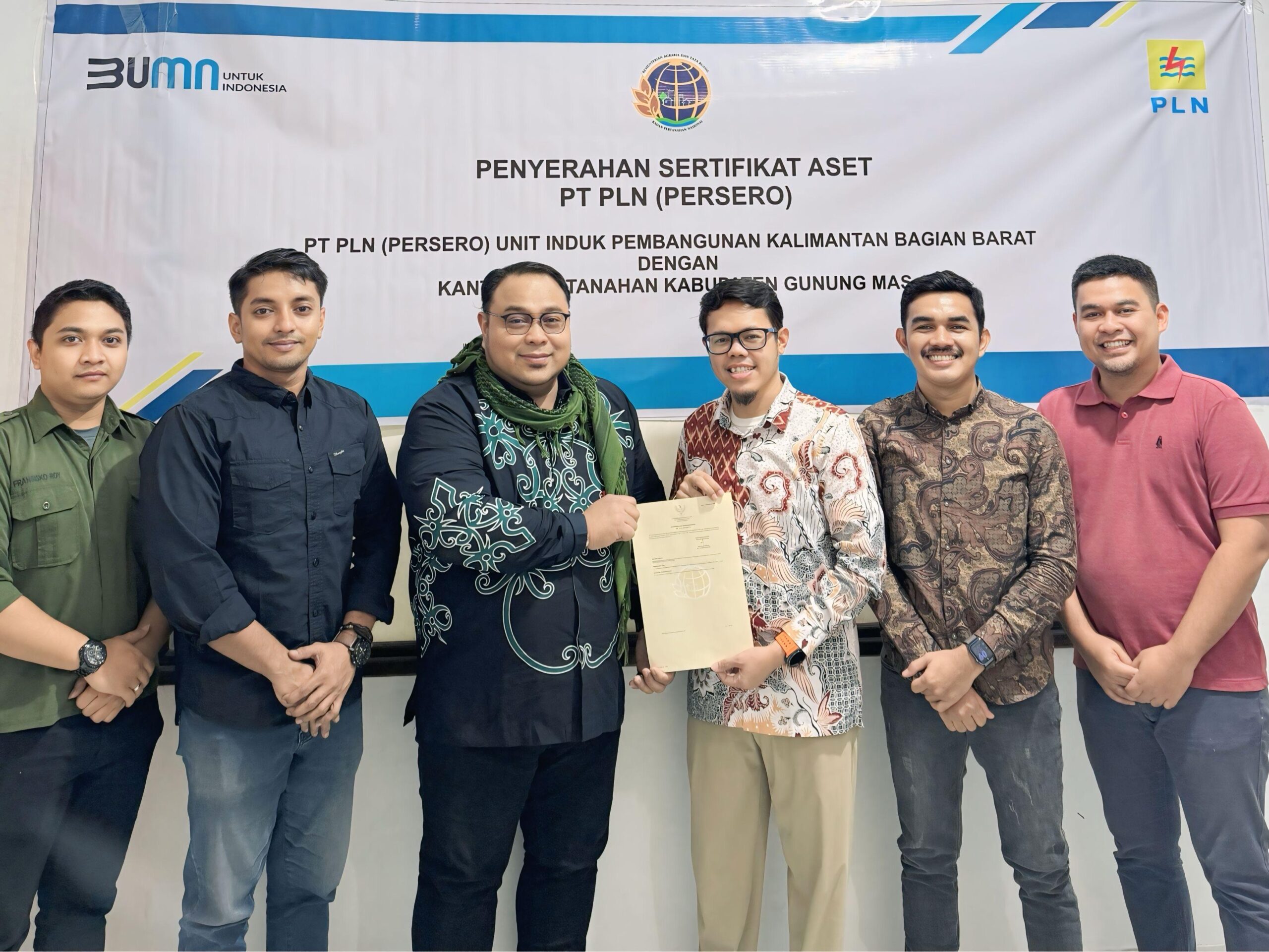 PLN UIP Kalbagbar Amankan 107 Sertifikat Tanah untuk Infrastruktur SUTT 150 kV sepanjang Maret 2025