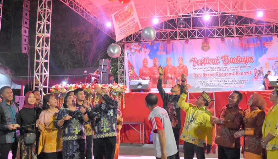 Ketua dan Anggota DPRD Kapuas Hadiri Pembukaan Festival Budaya Tingang Menteng Panunjung Tarung