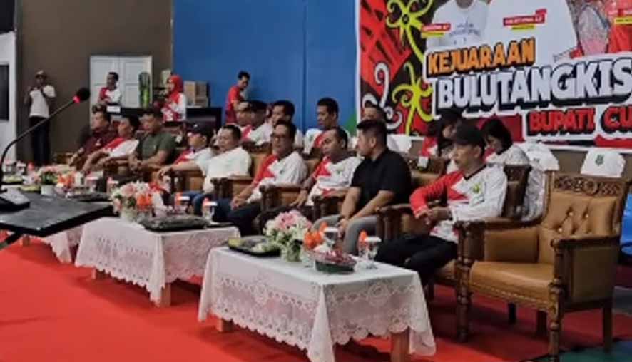 Dewan Kapuas Turut Hadiri Pembukaan Kejuaraan Bulu Tangkis Bupati Cup 2025