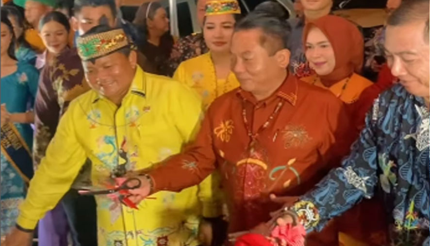 Ketua DPRD Kapuas Hadiri Bazar Ekonomi Kreatif dan Expo 2025