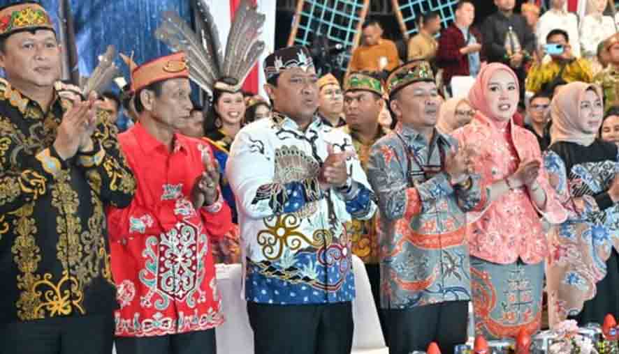 Ketua DPRD Kalteng Arton S Dohong turut hadir pada acara pembukaan Festival Budaya Isen Mulang (FBIM) Tahun 2025
