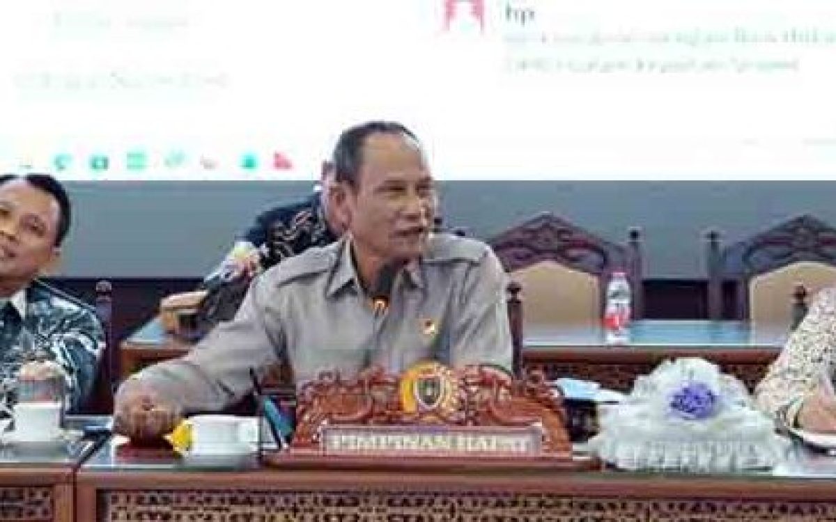 Ketua DPRD Kalteng Pimpin Rapat Gabungan Komisi