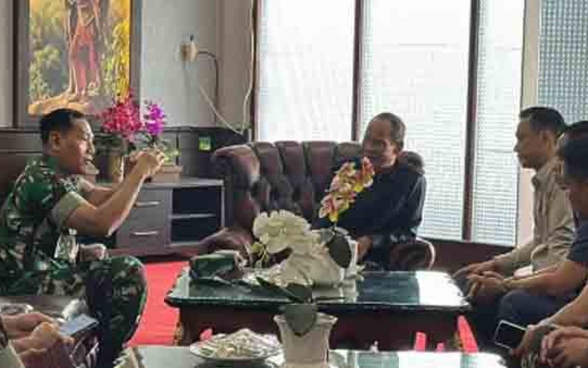 Danrem 102/Pjg Brigjen TNI Wimoko Silaturahmi ke DPRD Kalteng