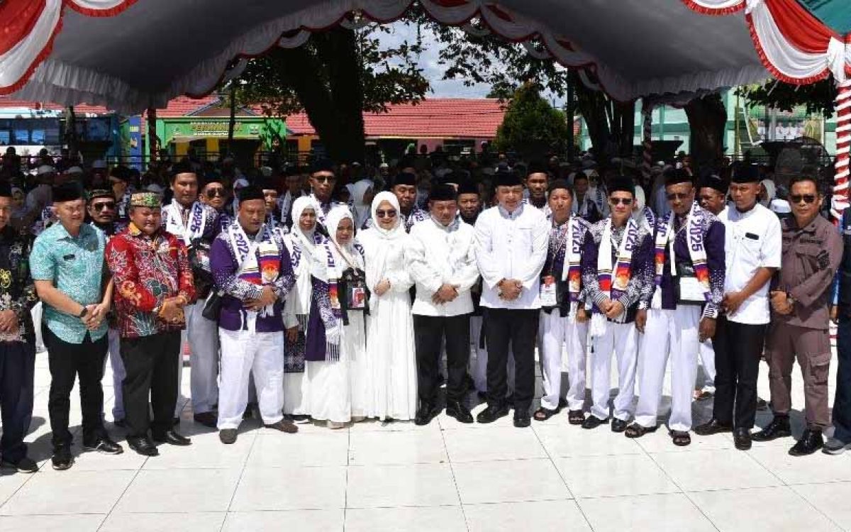 Ketua DPRD Kapuas Hadiri Pelepasan Rombongan Jamaah Calon Haji