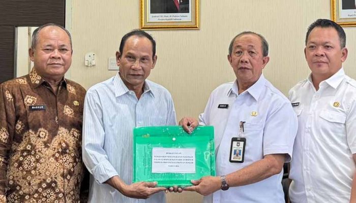 Ketua DPRD Serahkan Usulan Pemberhentian dan Pengangkatan Gubernur Kalteng ke Kemendagri