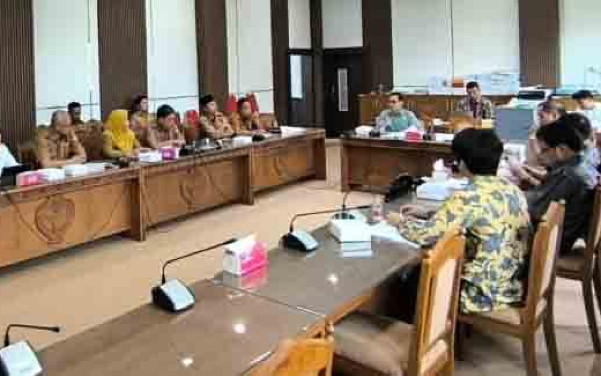 DPRD Gelar Rapat Pansus Bahas Penyelesaian Sengketa dan Konflik Pertanahan di Kalteng,