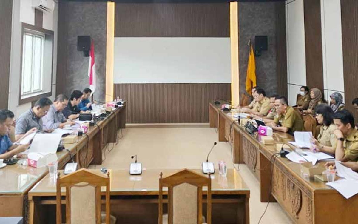 Lohing Simon Pimpin RDP Pemantapan Program 2025 dengan Bapperida Kalteng