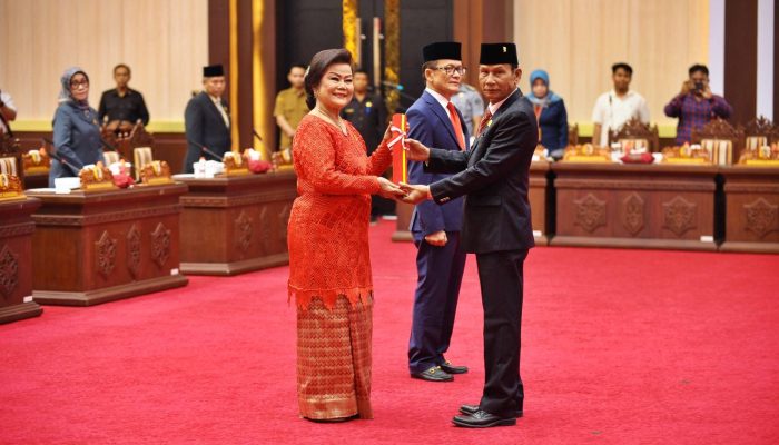 Pelantikan PAW Dua Anggota DPRD Kalteng