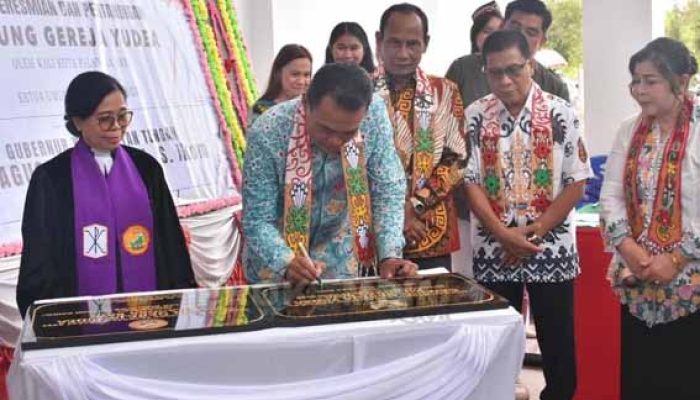 Ketua DPRD Arton S Dohong Hadiri Peresmian GKE Yudea