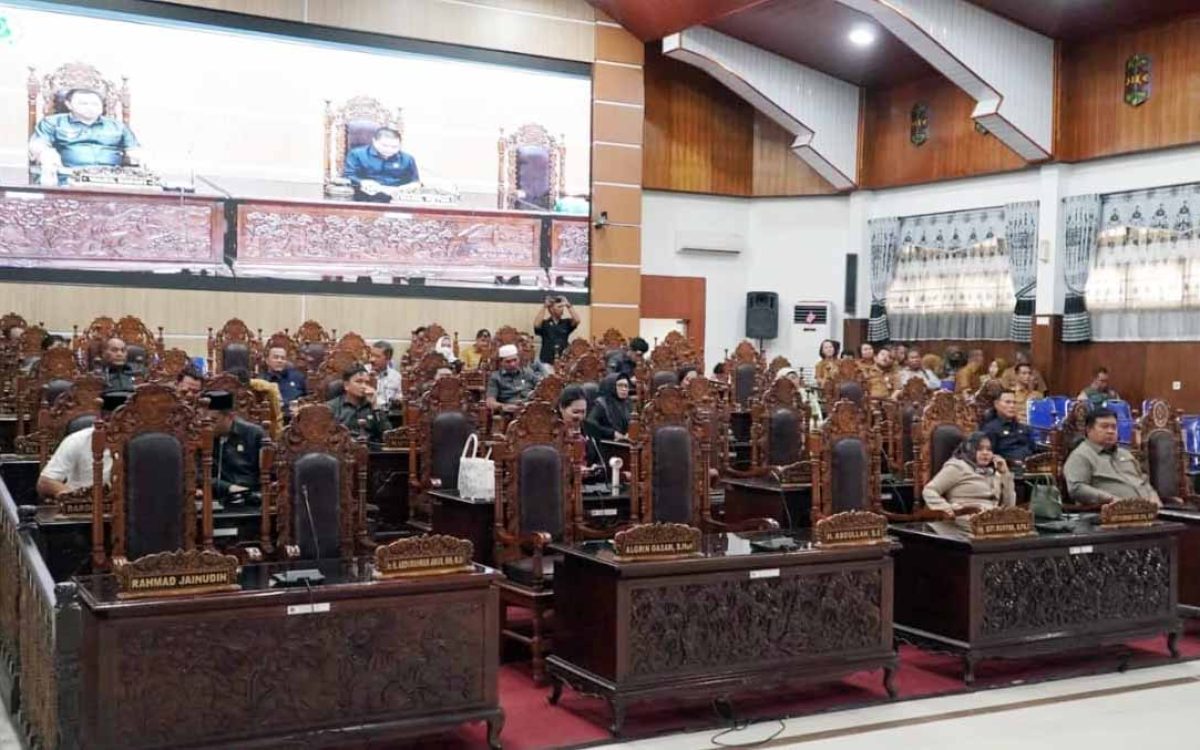 Waket II DPRD Kapuas Tegaskan Pansus Dibentuk untuk Pastikan Raperda Dikaji Secara Komprehensif
