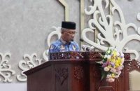 Plt Sekda Sampaikan Pidato Jawaban Gubernur Atas Pemandangan Umum Fraksi Pendukung DPRD
