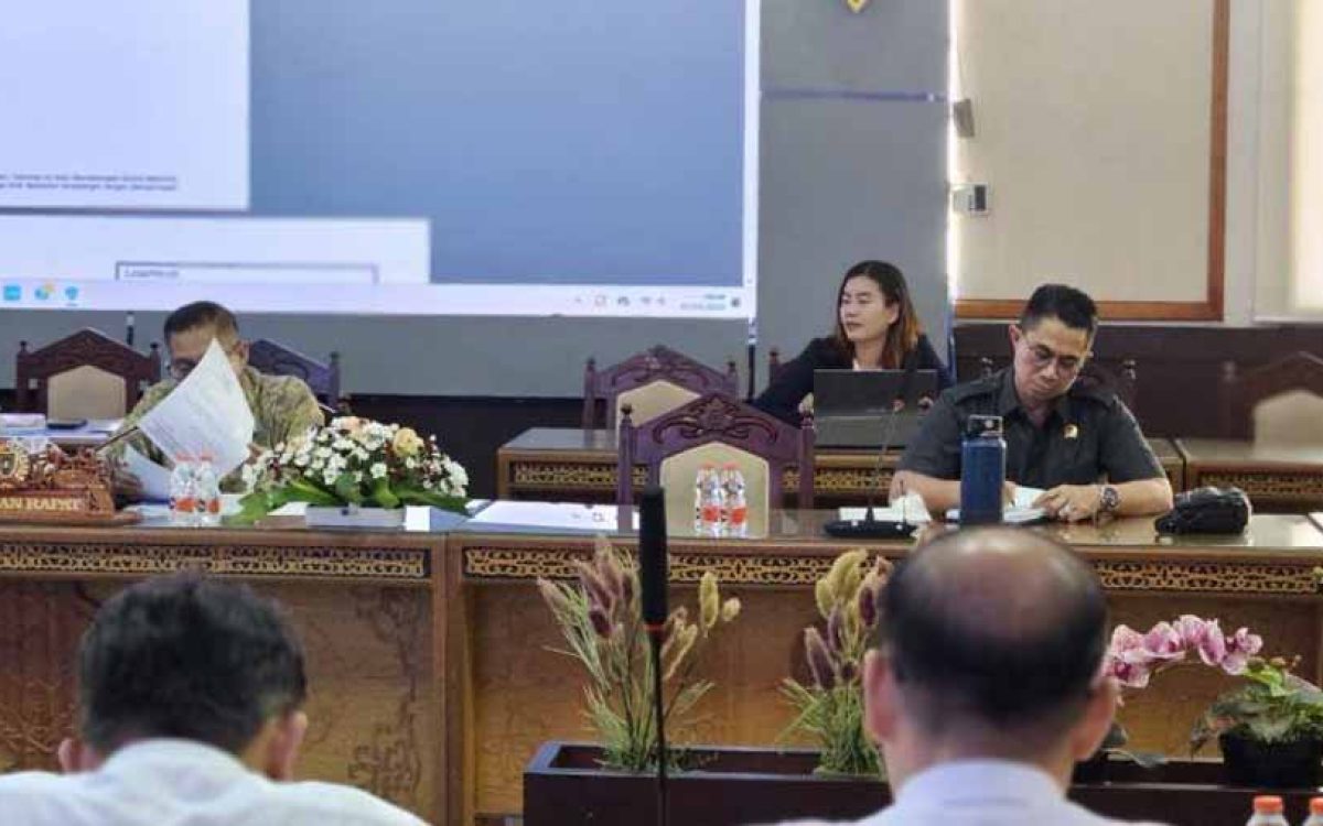 Pansus DPRD Kalteng Gelar Rapat Bahas Hasil Fasilitasi Kemendagri Terhadap Dua Raperda Inisiatif