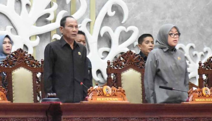 Tujuh Fraksi Setujui Raperda Provinsi Kalteng