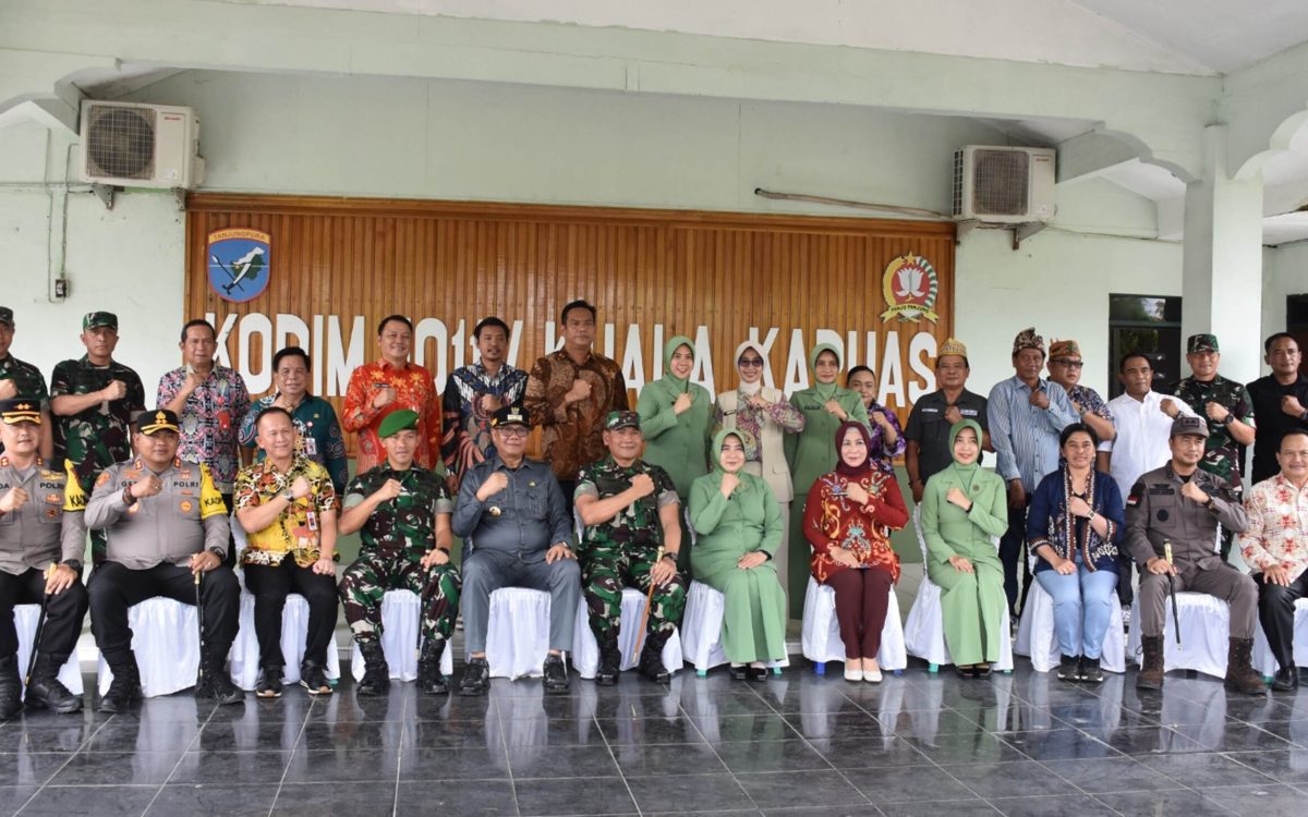 Ketua Komisi II DPRD Turut Menghadiri Penyambutan Danrem 102/ Panju Panjung ke Kabupaten Kapuas