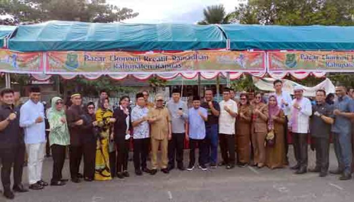 DPRD Kapuas Turut Serta Rombongan Bupati dan Wakil Bupati Kunjungi Pasar Ramadan
