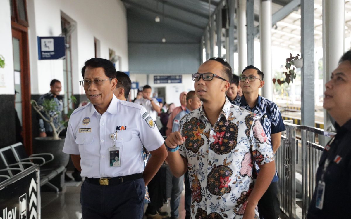 Direktur Utama KAI Kunjungi Stasiun Tasikmalaya dalam Rangka Posko Angkutan Lebaran dan Bahas Pengembangan Stasiun dengan Walikota Tasikmalaya